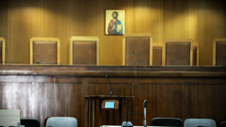 Για δολοφονία 21χρονου φοιτητή το ’96 ελέγχεται ο «δράκος των ασανσέρ» Για δολοφονία 21χρονου φοιτητή το ’96 ελέγχεται ο «δράκος των ασανσέρ»