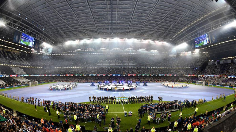 To σήμα-κατατεθεν του Τσάμπιονς Λιγκ, που δεν είναι άλλο από το σεντόνι