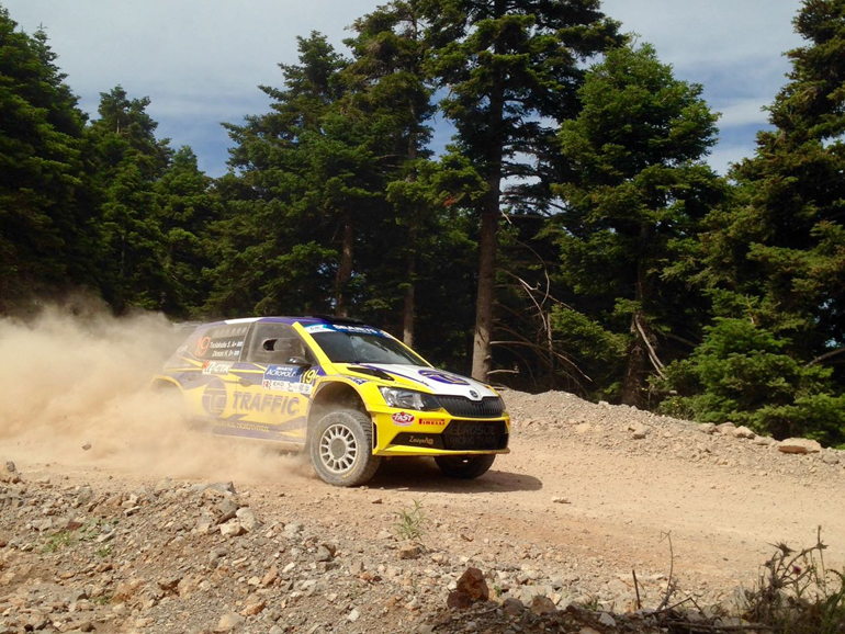 Ο Σωκράτης Τσολακίδης που τρέχει με χρώματα του zougla.gr βρίσκεται στην 4η θέση της γενικής!