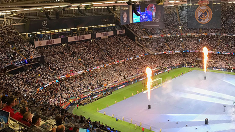 Δεν πέφτει ούτε καρφίτσα στο γήπεδο του τελικού