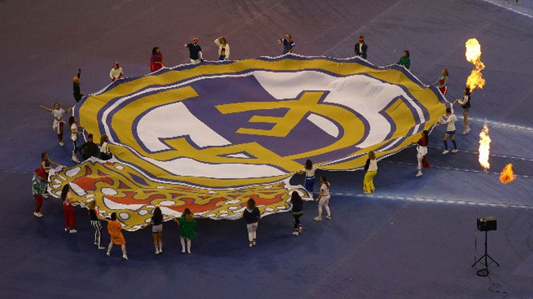 Το έμβλημα της Ρεάλ κατά την τελετή έναρξης