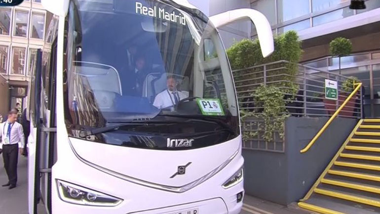 To πούλμαν της Ρεάλ φτάνει στο γήπεδο