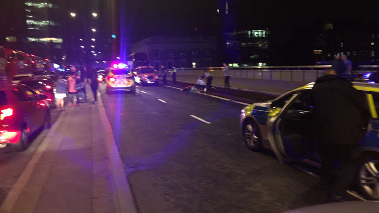 Οι βρετανικές Αρχές αναζητούν τρεις υπόπτους