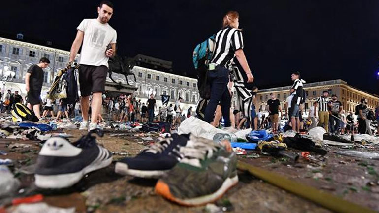 Ιταλία: Αυξάνεται ο αριθμός των τραυματιών από την υποχώρηση κιγκλιδώματος στο Τορίνο