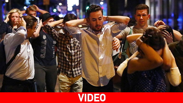 Η αστυνομία του Λονδίνου καλεί πελάτες παμπ να πέσουν στο έδαφος