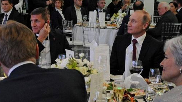 «Στην πραγματικότητα ούτε καν του μίλησα», δήλωσε ο Πούτιν για το δείπνο του με τον Μάικλ Φλιν