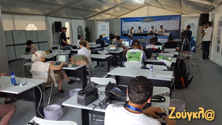 Στην τελική συνέντευξη Τύπου υπήρχαν - δεν υπήρχαν Έλληνες δημοσιογράφοι! Μάλλον ακόμα περιμένουν την συνέντευξη Τύπου για τον αγώνα, που δεν πραγματοποιήθηκε ΠΟΤΕ, για πρώτο φορά στα χρονικά του Ράλι Ακρόπολις...