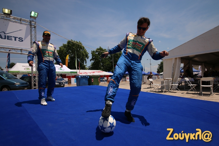 Έλα και μπαλίτσα από τους οδηγούς!