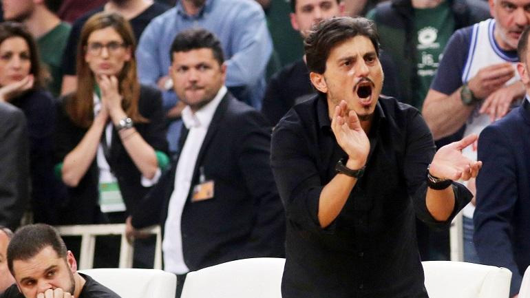 «Για τα επεισόδια στο ΣΕΦ θα μας πείτε τίποτα;»