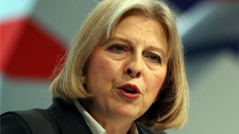 Τερέζα Μέι: Σύμφωνη να αλλάξει η νομοθεσία για τα ανθρώπινα δικαιώματα ώστε να καταπολεμηθεί ο εξτρεμισμός