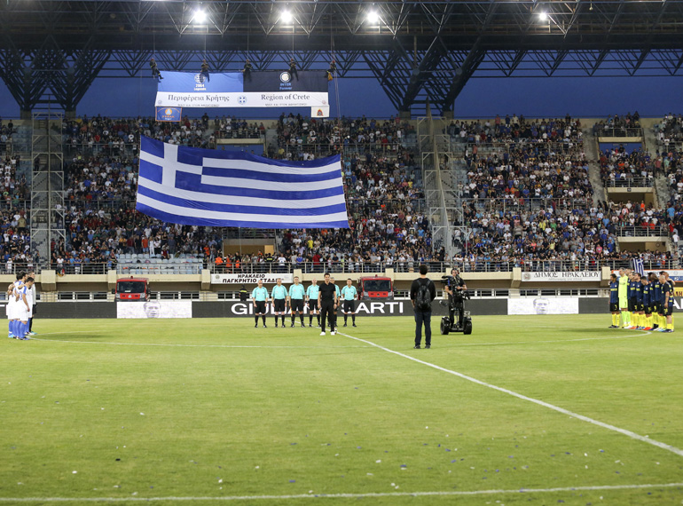 Ο κόσμος γέμισε το Παγκρήτιο