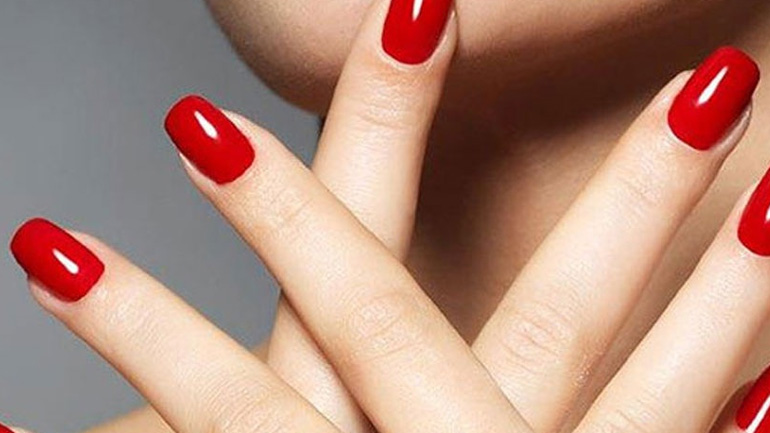 Πώς να αφαιρέσετε το gel μανικιούρ μόνες σας στο σπίτι