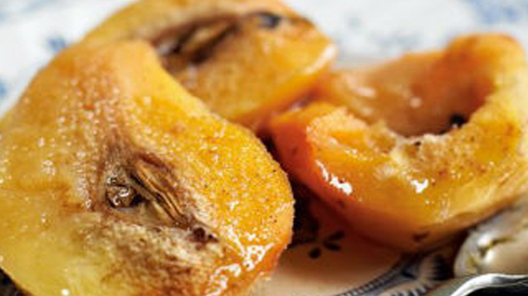 Σήμερα φτιάξτε ζουμερά κυδώνια στον φούρνο