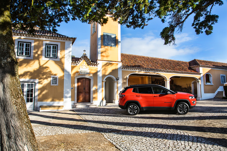 Το Compass είναι ένα μεσαίο SUV