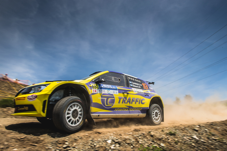 Έσκαβε η Skoda Fabia R5...