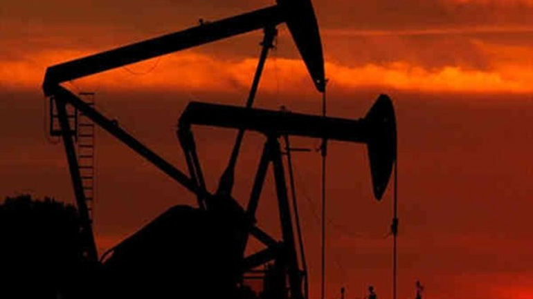 Ήπιες οι απώλειες στην τιμή του αργού