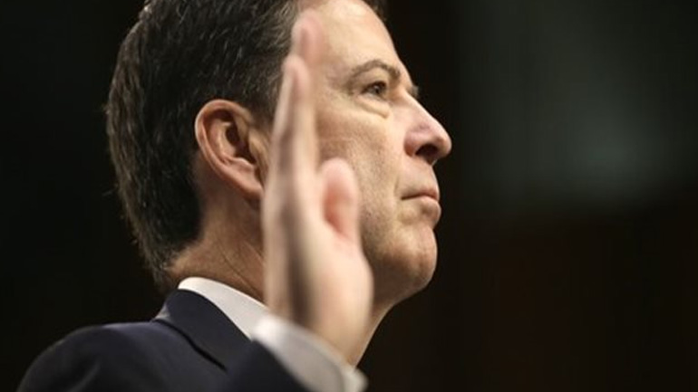 Ο δικηγόρος του Τραμπ αμφισβητεί την κατάθεση του Κόμεϊ