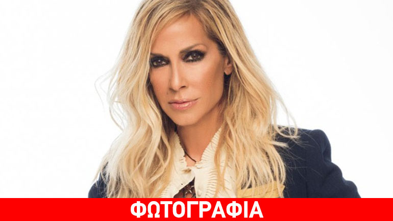 Άννα Βίσση: Ακομπλεξάριστη ποζάρει στον φακό χωρίς ίχνος μακιγιάζ