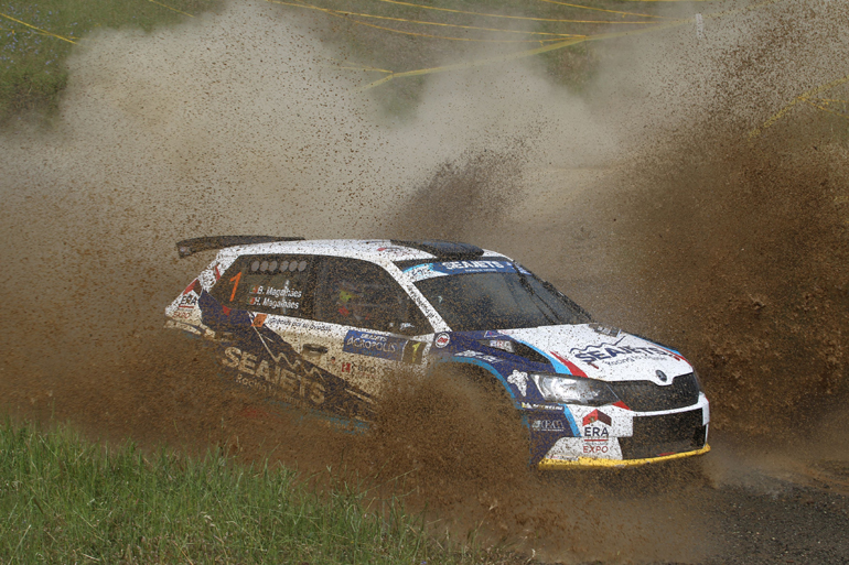 Σαφώς και γουστάρουμε το θέαμα από τον Magalhaes αλλά θα θέλαμε να βλέπαμε και τον Ogier που τρέχει WRC...