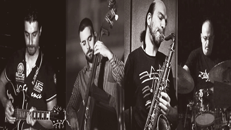 Σπύρος Παναγιωτόπουλος & Brothers from another mother στην Αποβάθρα του Τρένου στο Ρουφ