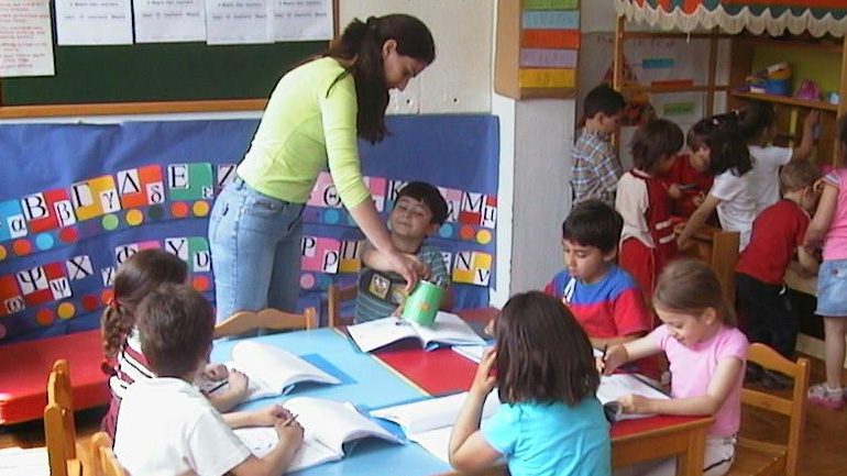 ΟΑΕΔ: Αρχίζουν οι αιτήσεις για τους βρεφονηπιακούς σταθμούς