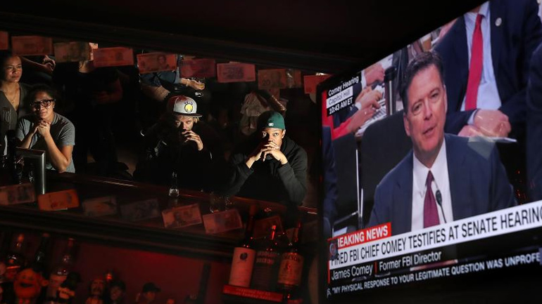 ΗΠΑ: Περίπου 19,5 εκατ. τηλεθεατές παρακολούθησαν την κατάθεση του πρώην διευθυντή του FBI, Τζέιμς Κόμεϊ