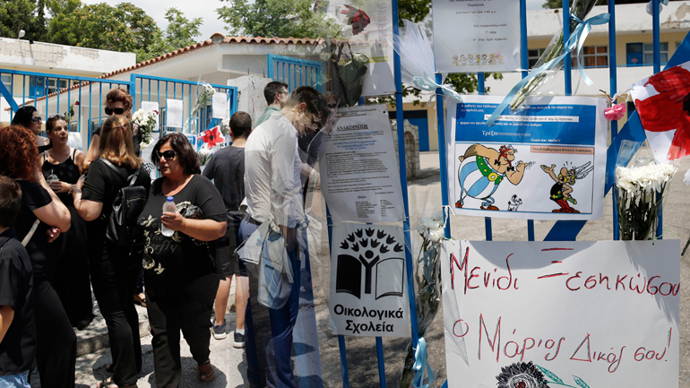 Σε τεντωμένο σχοινί το Μενίδι Σε τεντωμένο σχοινί το Μενίδι