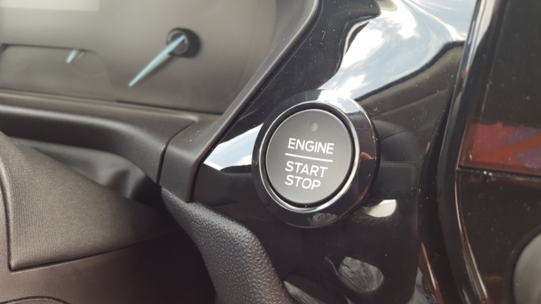Το κουμπί έναρξης και σβησίματος του κινητήρα