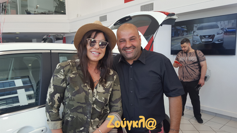 Ο επιχειρηματίας Θέμης Χαλκιάς με τη τραγουδίστρια Άντζελα Δημητρίου 