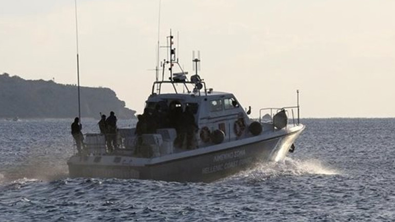 Σκάφος προσέκρουσε σε βράχια στη Ζάκυνθο – Μία τραυματίας