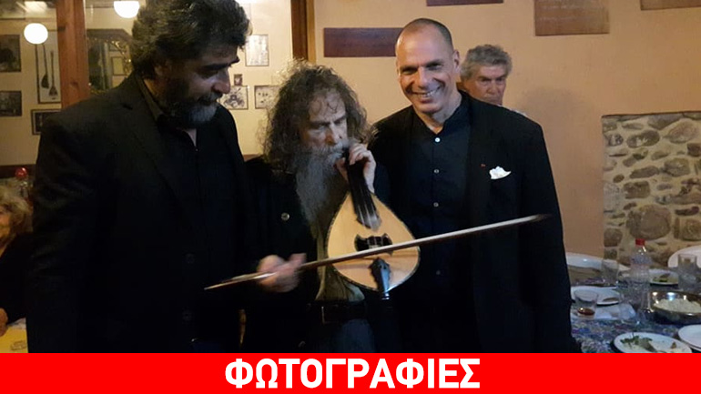 Γιάνης Βαρουφάκης: Κρητικοί μεζέδες, ρακή και καλή παρέα