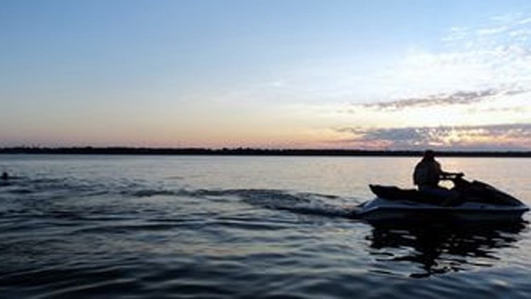 Δύο χειριστές jetski τραυματίστηκαν σε αγώνες στον Αλμυρό Βόλου