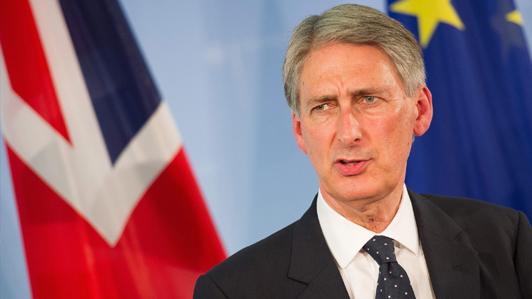 Ο υπουργός Οικονομικών θα πιέσει για παραμονή της Βρετανίας στην τελωνειακή ένωση της Ε.Ε.