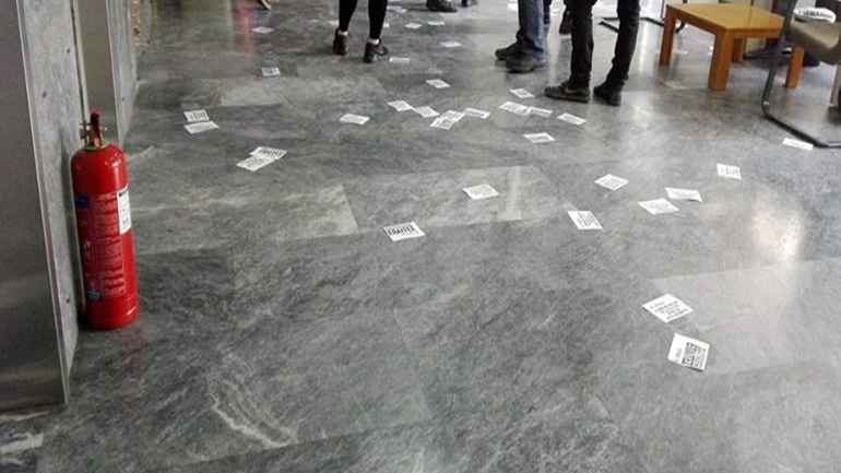 Κατάληψη από τον Ρουβίκωνα στα γραφεία της Πανελλήνιας Ομοσπονδίας Ξενοδόχων