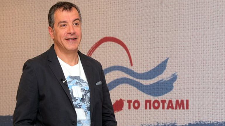 Ομαλά εξελίσσεται η μετεγχειρητική πορεία της υγείας του Στ. Θεοδωράκη