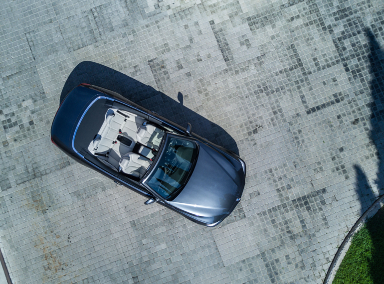 Αυτή την Cabrio θέλεις να την βλέπεις, πολύ... Φυσικά και να την οδηγείς!