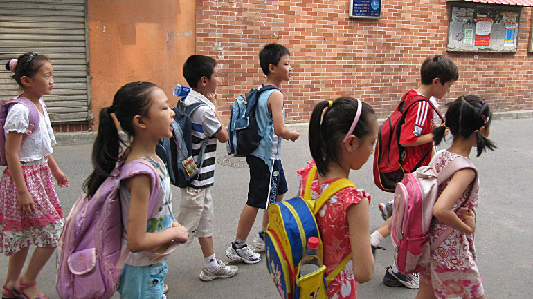 Έκρηξη έξω από παιδικό σταθμό στην Κίνα με νεκρούς και τραυματίες Έκρηξη έξω από παιδικό σταθμό στην Κίνα με νεκρούς και τραυματίες