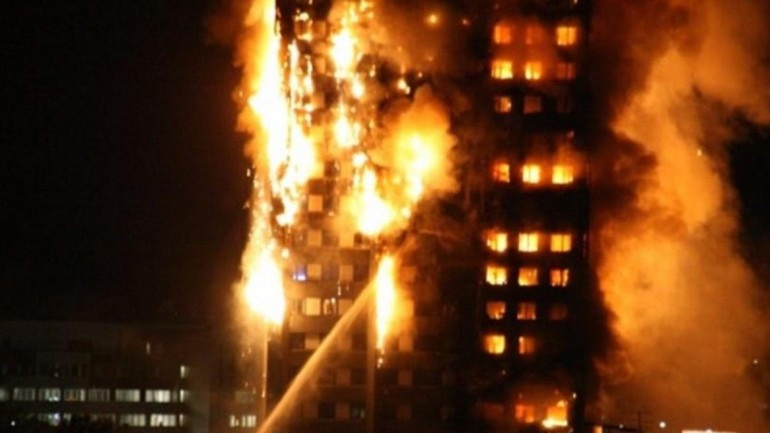 Πυρκαγιά στο Λονδίνο: Βρέθηκαν τα δύο κοριτσάκια που αγνοούνταν