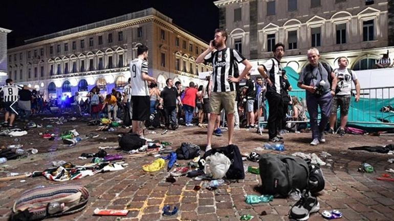 Δεν τα κατάφερε η οπαδός της Γιουβέντους που ποδοπατήθηκε στο Τορίνο