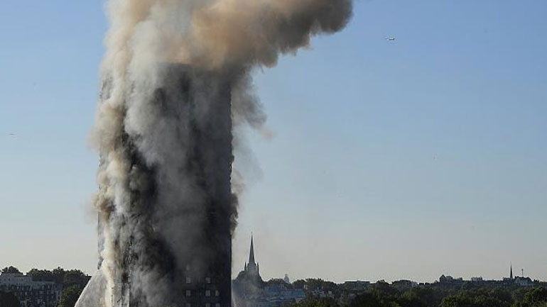 Βρετανία: Η Τερέζα Μέι θα συναντηθεί με επιζήσαντες της τραγωδίας