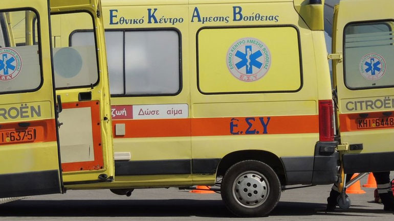 Πάτρα: Μεθυσμένος ανήλικος έσπασε το τζάμι ασθενοφόρου που πήγε να τον παραλάβει