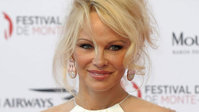 Η Τερέζα Μέι είναι η χειρότερη πρωθυπουργός για την Pamela Anderson