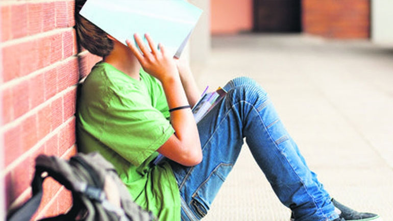 Οι συχνές μετακομίσεις κάνουν κακό στους βαθμούς των παιδιών