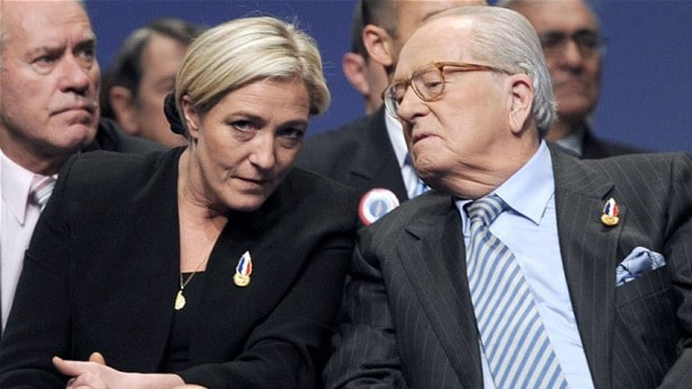 Να παραιτηθεί η Μαρίν Λεπέν ζητεί ο πατέρας της