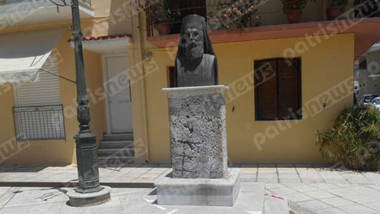 Αμαλιάδα: Αποκολλήθηκε μάρμαρο από προτομή και έπεσε στο κεφάλι 9χρονου