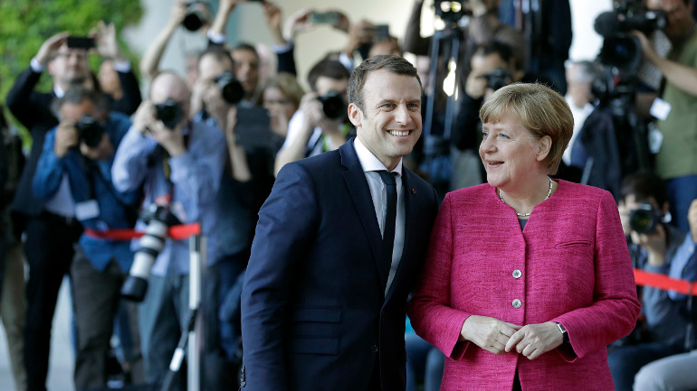 Ανοιχτή η Μέρκελ στις προτάσεις Μακρόν για την Ευρωζώνη