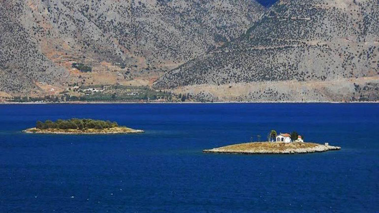 Βρέθηκε σκελετός σε μικρό νησί απέναντι από την Ιτέα – πιθανόν πρόκειται για δολοφονία