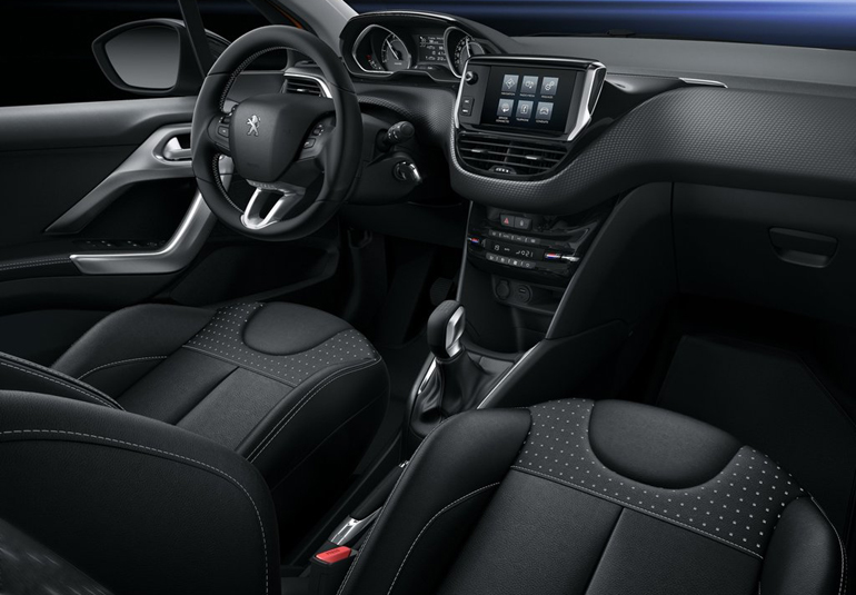 Μεγάλη... υπόθεση να βρίσκεσαι στο εσωτερικό του 208 και να έχεις Internet (60GB) από κάρτα sim που έχει το ίδιο το αυτοκίνητο