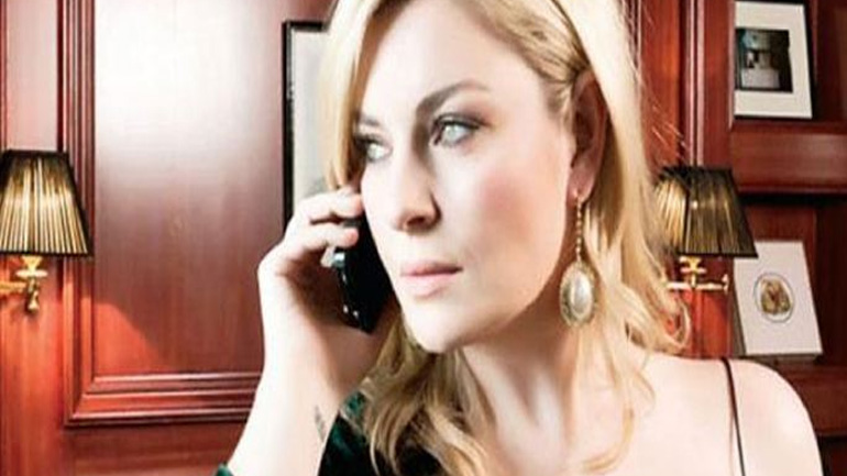 Η Ελισάβετ Μουτάφη φωτογραφίζεται για πρώτη φορά με μαγιό μετά την απώλεια βάρους!