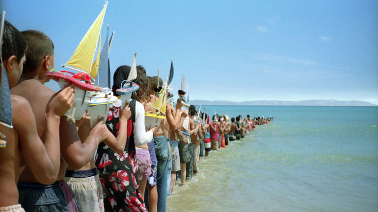 H μαζική μετανάστευση και η προσφυγική κρίση στην έκθεση «La terra inquieta» στο Μιλάνο